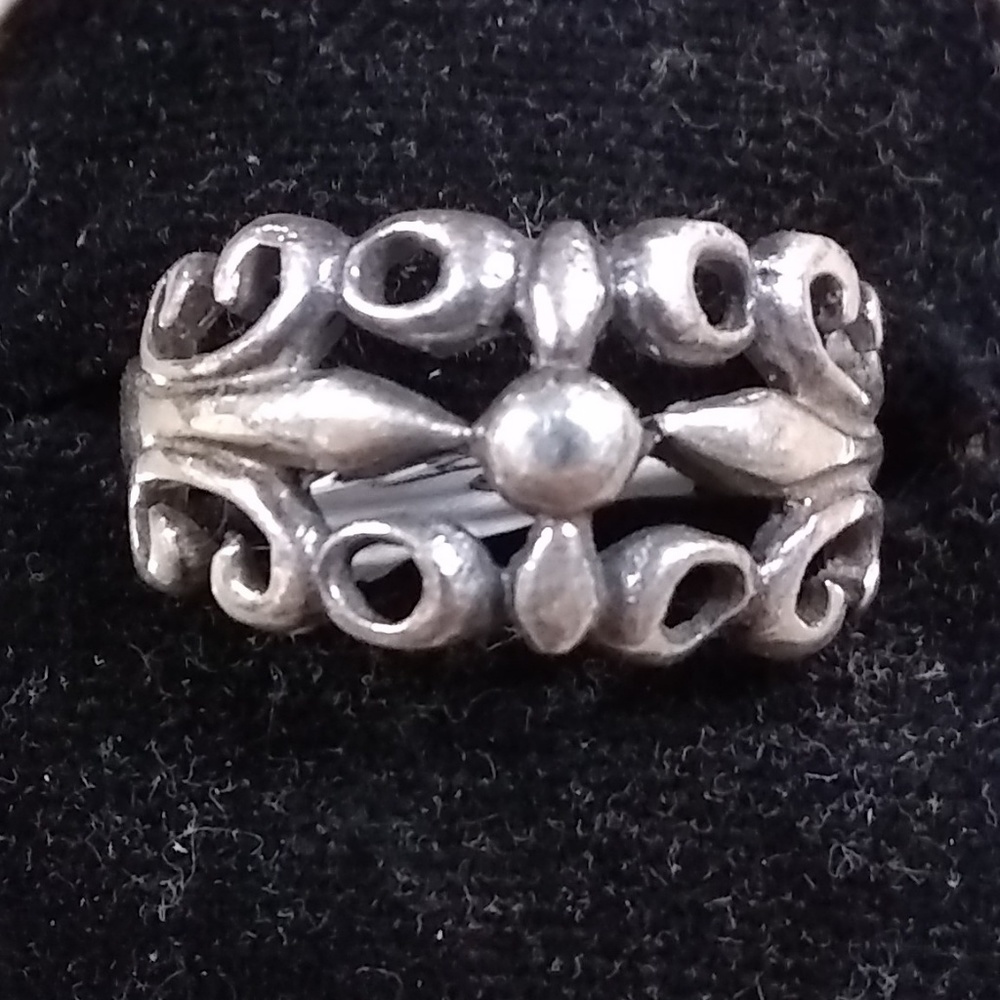 Womens Size 7 Sterling Silver Ring - (Safe)